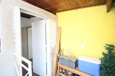 Casa à venda com 66m², 3 quartos e 1 vagaÁrea de Serviço