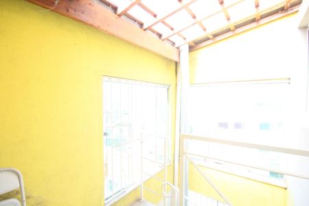 Casa à venda com 66m², 3 quartos e 1 vagaÁrea de Serviço