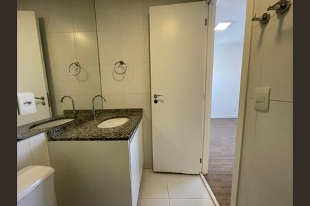 Apartamento à venda com 66m², 3 quartos e 1 vaga Apartamento à venda com 66m², 3 quartos e 1 vagaBanheiro da Suíte