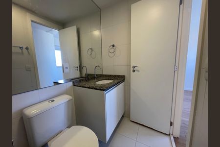 Apartamento à venda com 66m², 3 quartos e 1 vaga Apartamento à venda com 66m², 3 quartos e 1 vagaBanheiro da Suíte