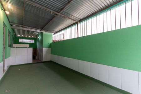 Casa à venda com 250m², 2 quartos e 4 vagas Casa à venda com 250m², 2 quartos e 4 vagasÁrea externa