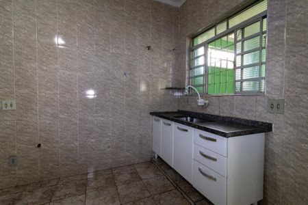 Casa à venda com 250m², 2 quartos e 4 vagas Casa à venda com 250m², 2 quartos e 4 vagasCozinha
