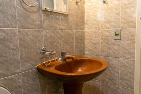 Casa à venda com 250m², 2 quartos e 4 vagas Casa à venda com 250m², 2 quartos e 4 vagasBanheiro