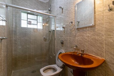 Casa à venda com 250m², 2 quartos e 4 vagas Casa à venda com 250m², 2 quartos e 4 vagasBanheiro