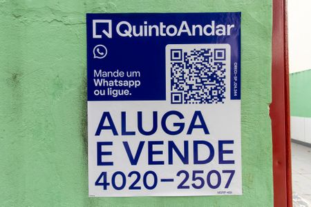 Casa à venda com 250m², 2 quartos e 4 vagas Casa à venda com 250m², 2 quartos e 4 vagasplaca