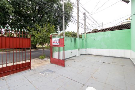 Casa à venda com 250m², 2 quartos e 4 vagas Casa à venda com 250m², 2 quartos e 4 vagasÁrea externa