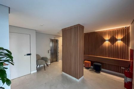 Apartamento à venda com 74m², 3 quartos e 2 vagasHall social