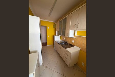 Cozinha de apartamento para alugar com 2 quartos, 75m² em Teresópolis, Porto Alegre