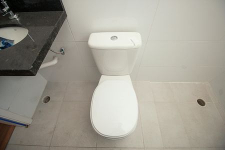 Apartamento à venda com 41m², 2 quartos e 1 vaga Apartamento à venda com 41m², 2 quartos e 1 vagaBanheiro