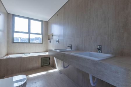 Apartamento à venda com 352m², 4 quartos e 4 vagas Apartamento à venda com 352m², 4 quartos e 4 vagasBanheiro