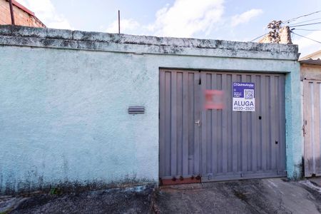 Casa para alugar com 80m², 2 quartos e 2 vagas Casa para alugar com 80m², 2 quartos e 2 vagasFachada