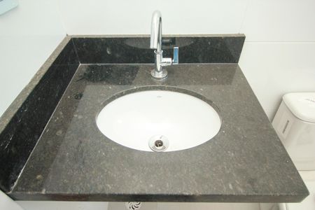 Apartamento à venda com 41m², 2 quartos e 1 vaga Apartamento à venda com 41m², 2 quartos e 1 vagaBanheiro