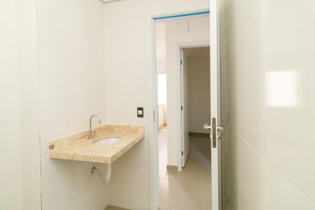 Apartamento à venda com 39m², 2 quartos e sem vaga Apartamento à venda com 39m², 2 quartos e sem vagaBanheiro