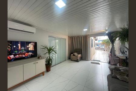Casa à venda com 120m², 3 quartos e 2 vagas