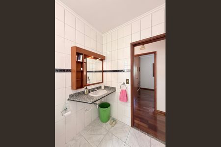 Casa à venda com 250m², 3 quartos e 2 vagasBanheiro Social