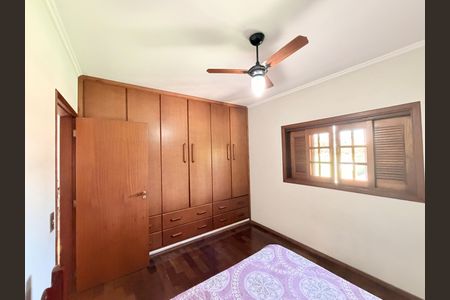 Casa à venda com 250m², 3 quartos e 2 vagasQuarto 2