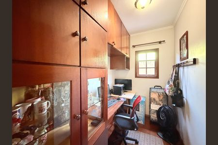 Casa à venda com 250m², 3 quartos e 2 vagasEscritorio