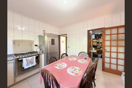 Casa à venda com 250m², 3 quartos e 2 vagasCozinha