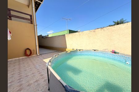 Casa à venda com 250m², 3 quartos e 2 vagasQuintal