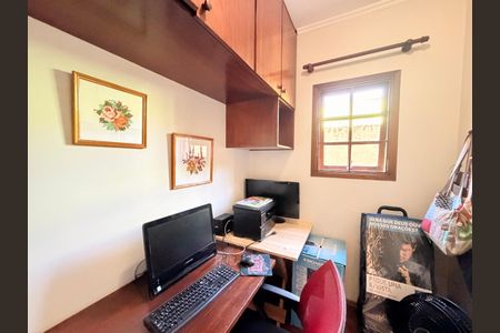 Casa à venda com 250m², 3 quartos e 2 vagasEscritorio