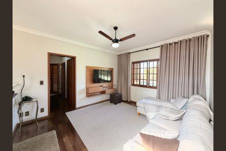 Casa à venda com 250m², 3 quartos e 2 vagasSala de TV