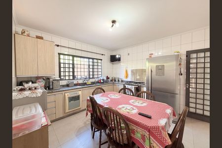Casa à venda com 250m², 3 quartos e 2 vagasCozinha