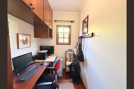 Casa à venda com 250m², 3 quartos e 2 vagasEscritorio