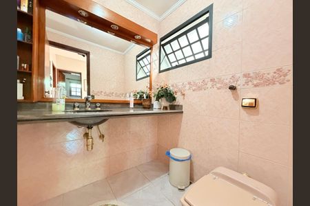 Casa à venda com 250m², 3 quartos e 2 vagasLavabo