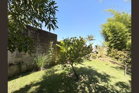 Casa à venda com 250m², 3 quartos e 2 vagasÁrea de mata atras da casa