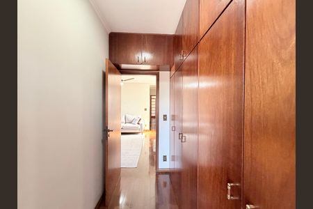 Casa à venda com 250m², 3 quartos e 2 vagasSuíte