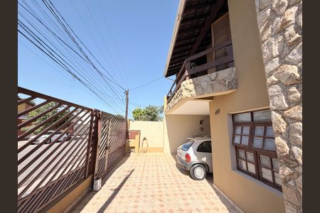 Casa à venda com 250m², 3 quartos e 2 vagasGaragem