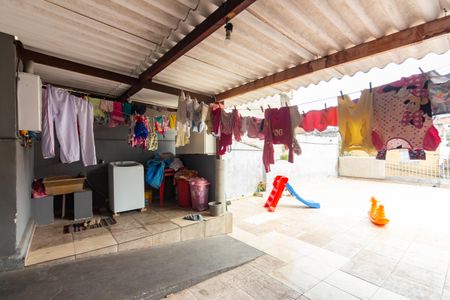 Casa à venda com 164m², 2 quartos e 2 vagas Casa à venda com 164m², 2 quartos e 2 vagasQuintal