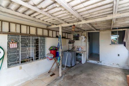 Casa à venda com 729m², 4 quartos e 3 vagas Casa à venda com 729m², 4 quartos e 3 vagasÁrea de serviço 2