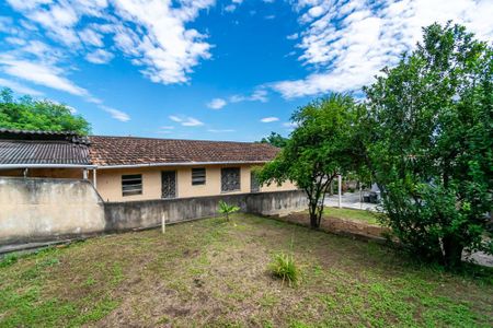Casa à venda com 729m², 4 quartos e 3 vagas Casa à venda com 729m², 4 quartos e 3 vagasQuintal