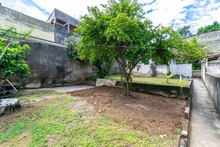 Casa à venda com 729m², 4 quartos e 3 vagas Casa à venda com 729m², 4 quartos e 3 vagasQuintal