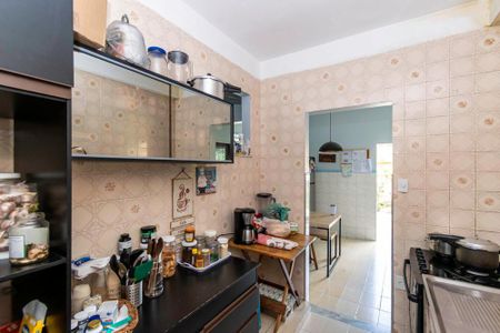 Casa à venda com 729m², 4 quartos e 3 vagas Casa à venda com 729m², 4 quartos e 3 vagasCozinha
