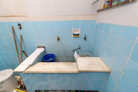 Casa à venda com 729m², 4 quartos e 3 vagas Casa à venda com 729m², 4 quartos e 3 vagasÁrea de serviço 1