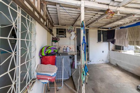 Casa à venda com 729m², 4 quartos e 3 vagas Casa à venda com 729m², 4 quartos e 3 vagasÁrea de serviço 2