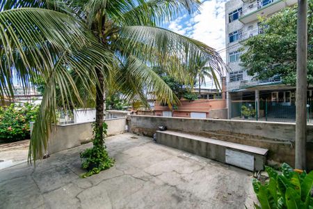 Casa à venda com 729m², 4 quartos e 3 vagas Casa à venda com 729m², 4 quartos e 3 vagasVaranda da frente