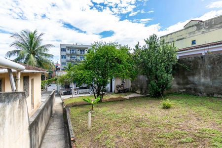 Casa à venda com 729m², 4 quartos e 3 vagas Casa à venda com 729m², 4 quartos e 3 vagasQuintal