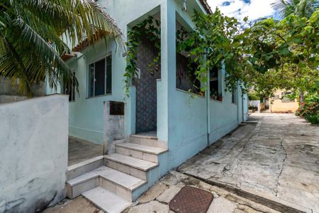 Casa à venda com 729m², 4 quartos e 3 vagas Casa à venda com 729m², 4 quartos e 3 vagasGaragem