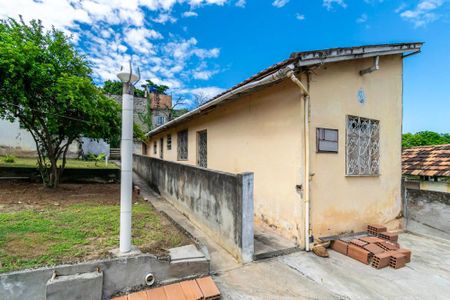 Casa à venda com 729m², 4 quartos e 3 vagas Casa à venda com 729m², 4 quartos e 3 vagasQuintal - Casa 2 extra