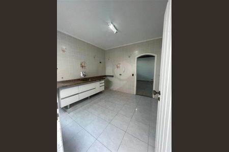 Casa à venda com 6 quartos, 327m² em Bairro dos Casa, São Bernardo do Campo