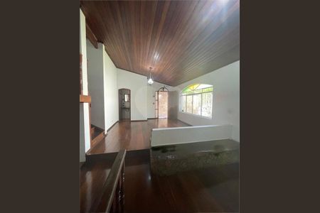 Casa à venda com 6 quartos, 327m² em Bairro dos Casa, São Bernardo do Campo