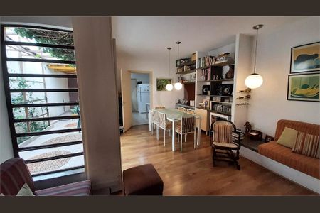 Casa à venda com 3 quartos, 180m² em Campo Belo, São Paulo