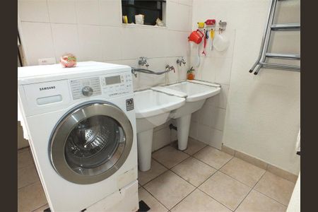 Casa à venda com 3 quartos, 180m² em Campo Belo, São Paulo