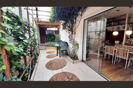 Casa à venda com 3 quartos, 180m² em Campo Belo, São Paulo