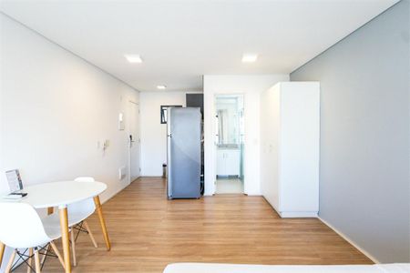 Kitnet/Studio à venda com 1 quarto, 30m² em Santa Ifigênia, São Paulo