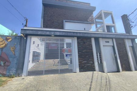 Casa de condomínio à venda com 60m², 2 quartos e 1 vaga Casa de condomínio à venda com 60m², 2 quartos e 1 vagaFachada