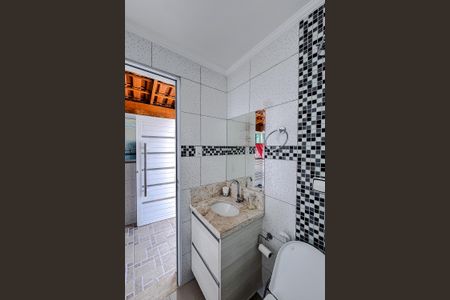 Casa à venda com 180m², 3 quartos e 2 vagasBanheiro 2